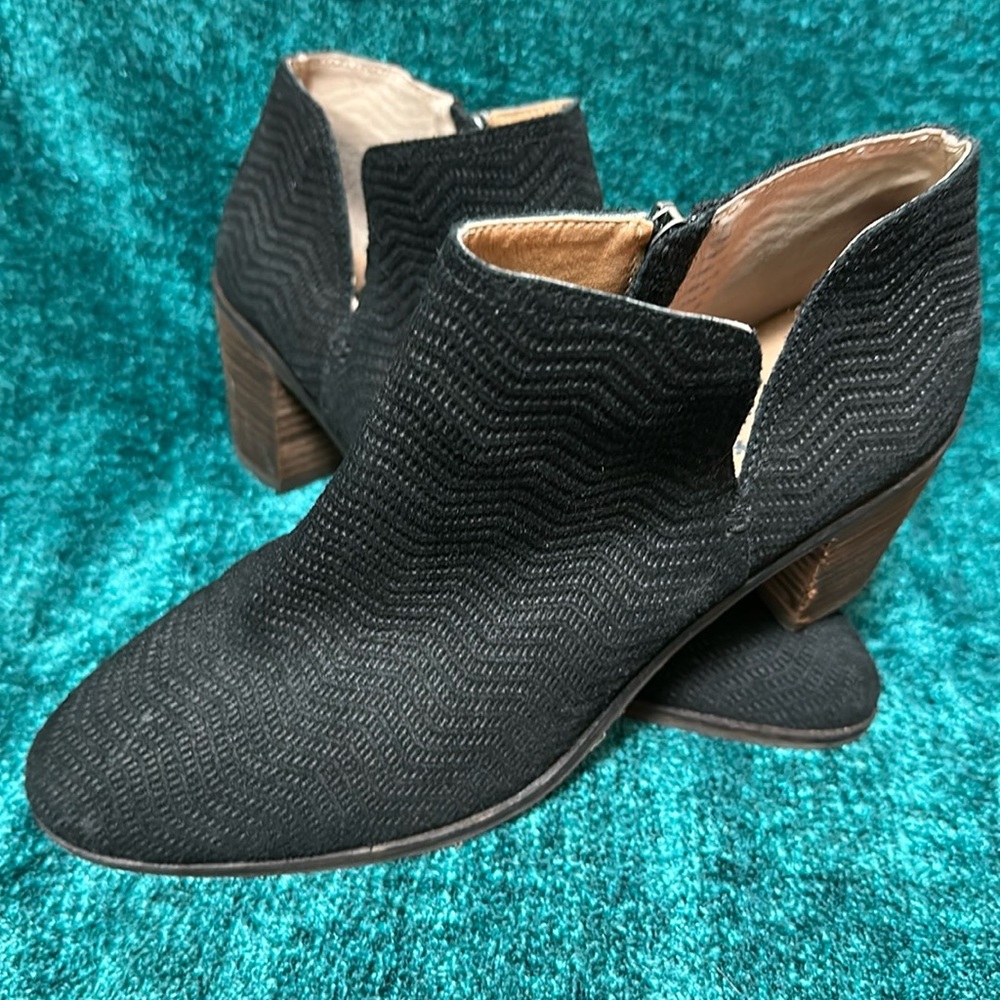 Lucky Brand Pickla bootie size 9.5